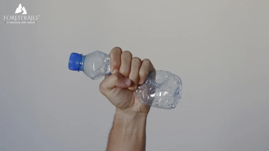 plastic bottles leech microplastics